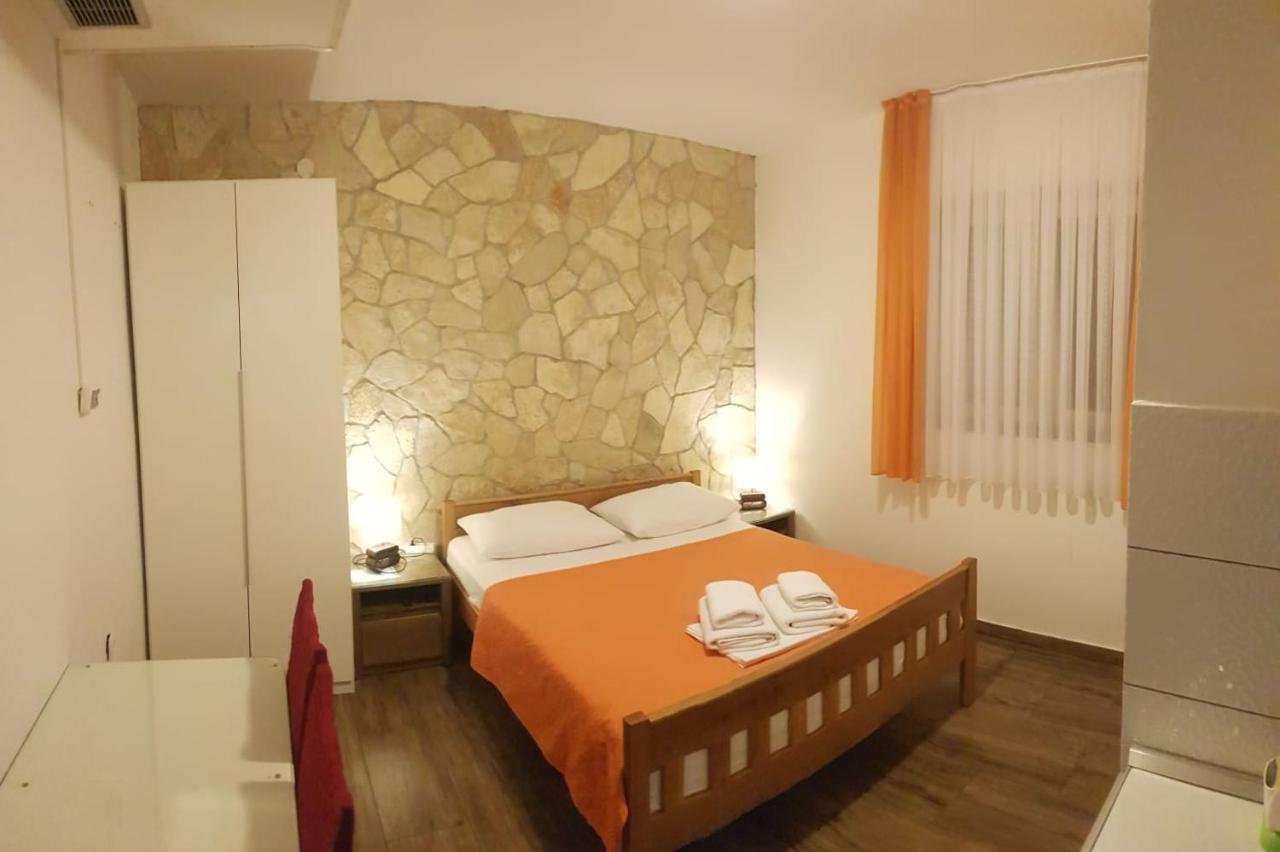Guest House Renata Zadar Eksteriør billede