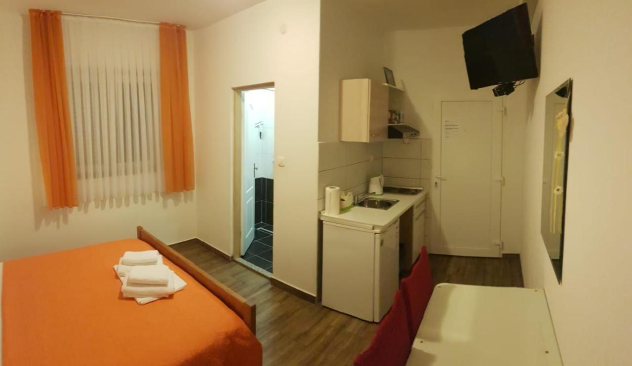 Guest House Renata Zadar Eksteriør billede