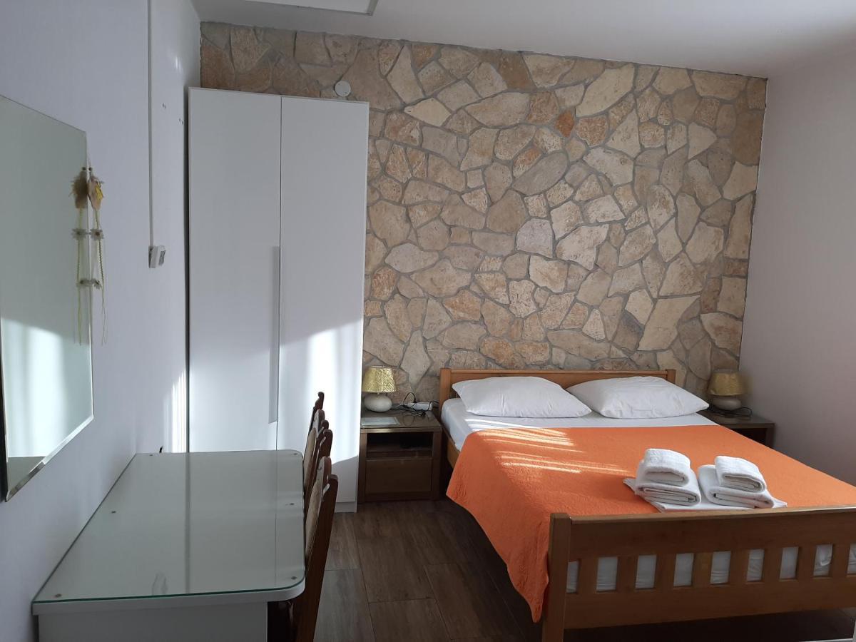 Guest House Renata Zadar Eksteriør billede