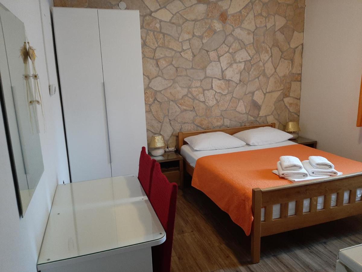 Guest House Renata Zadar Eksteriør billede