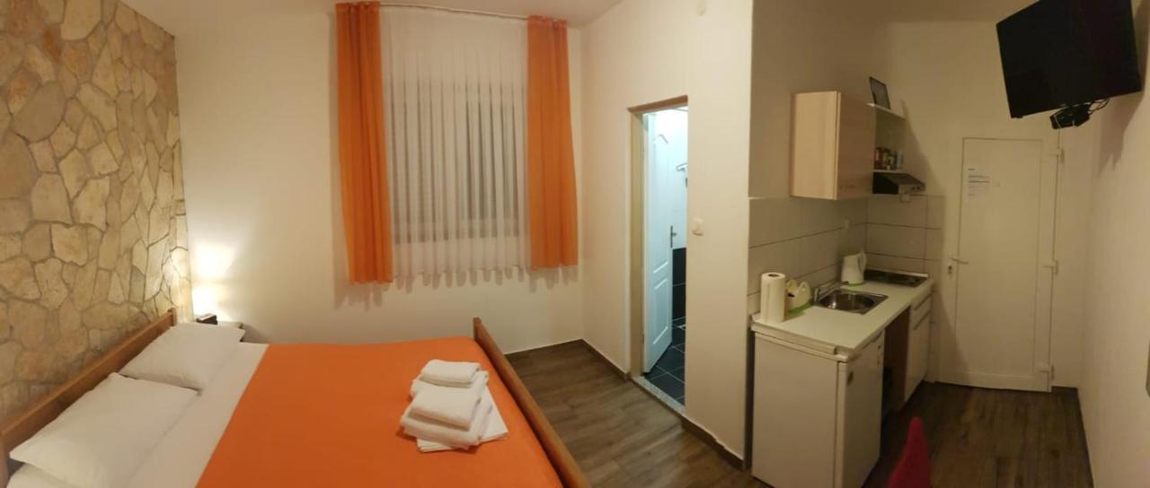 Guest House Renata Zadar Eksteriør billede